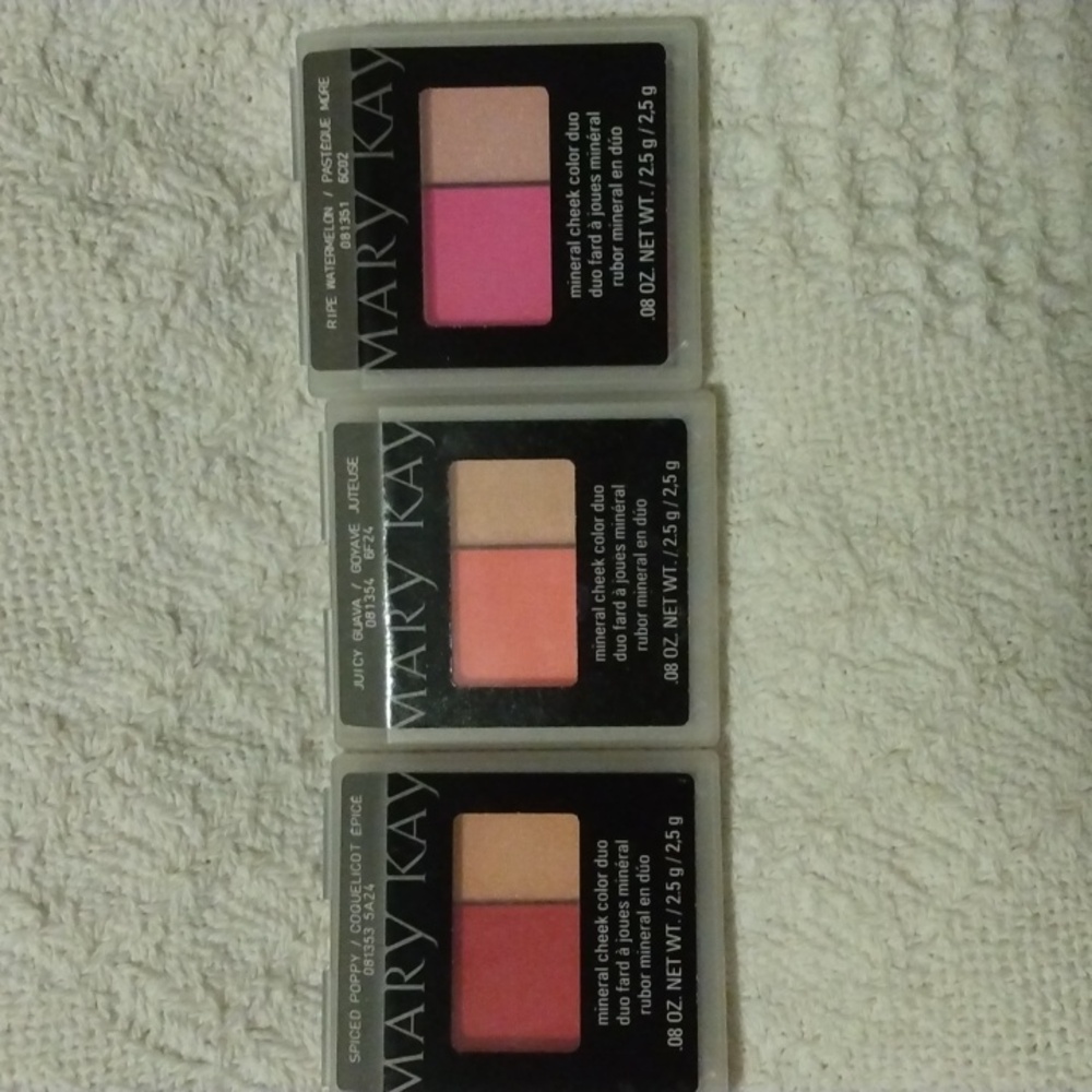 Mary Kay Blush/Highlighter duo